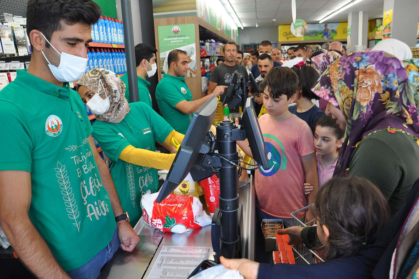 Batman’da Tarım Kredi Kooperatifi Marketi açıldı Batman’da Tarım Kredi Kooperatifi Marketi açıldı